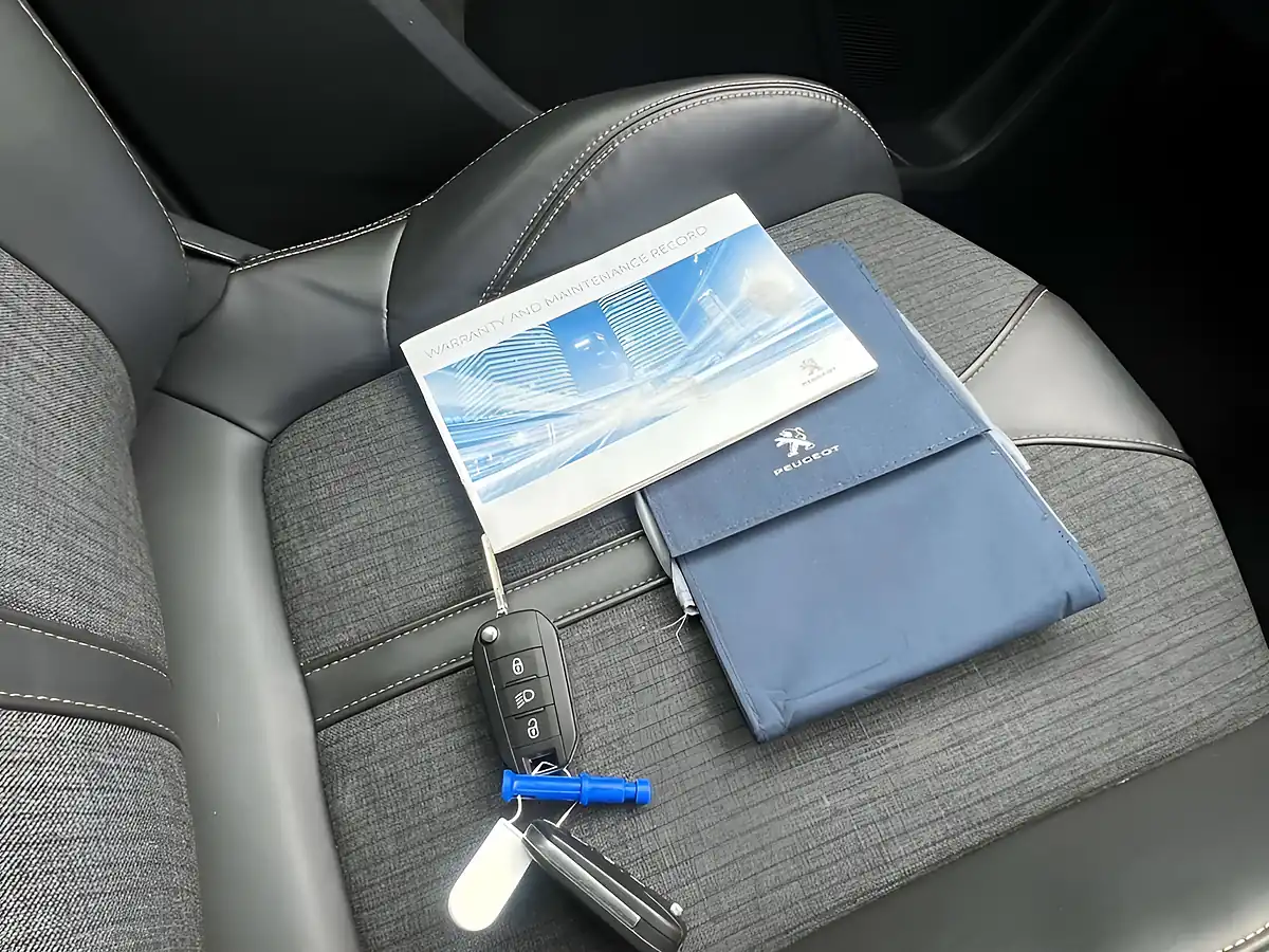 Used 2019 Peugeot 5008 GT Line Grey - Interior and Exterior details 8