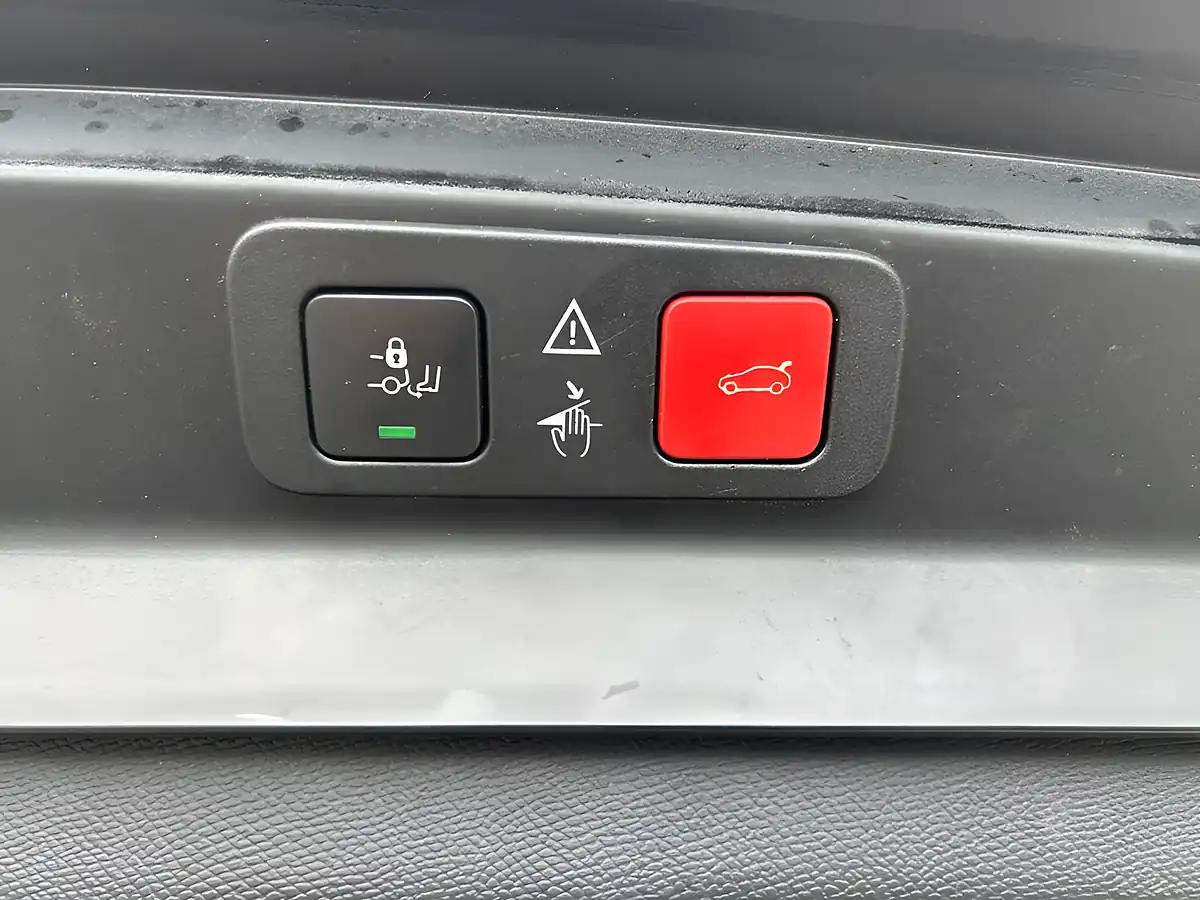 Used 2019 Peugeot 5008 GT Line Premium Grey - Interior and Exterior details 11