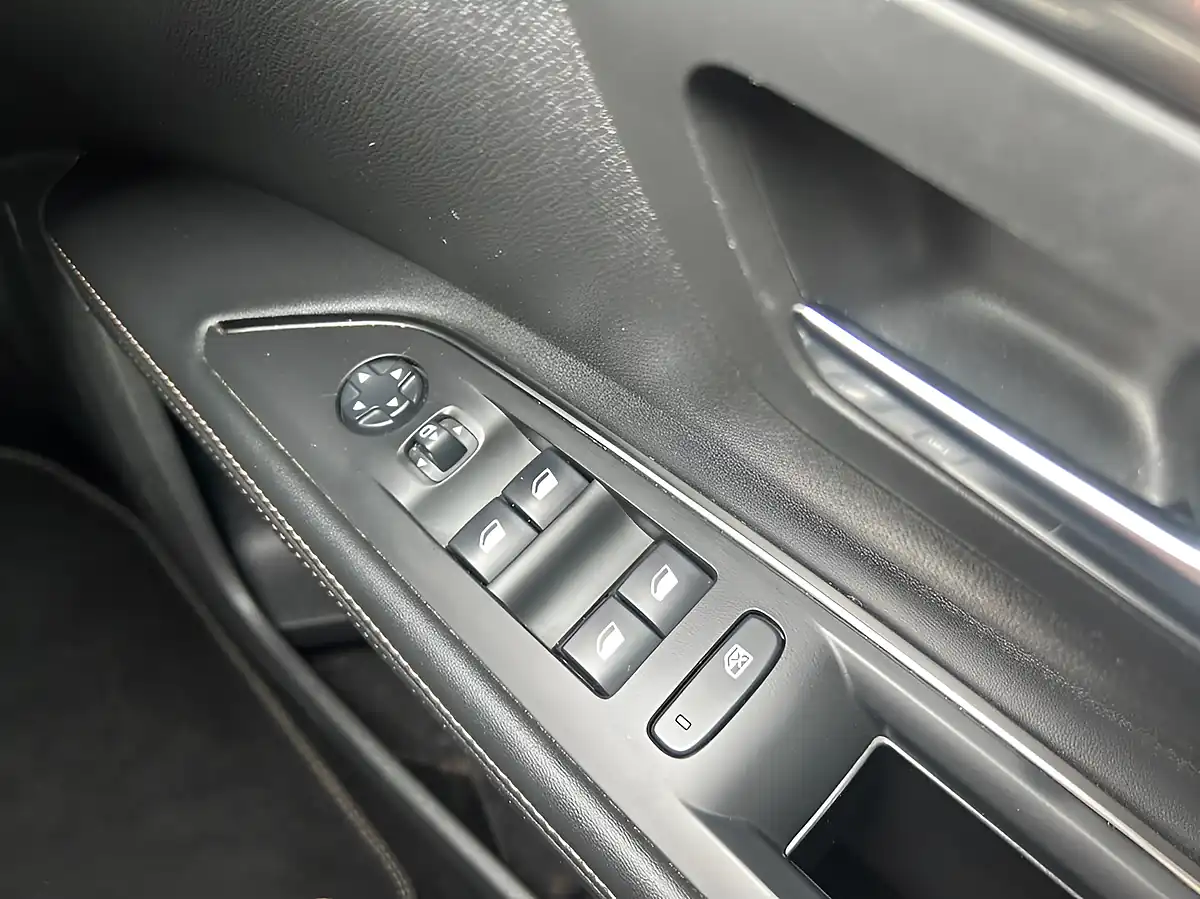 Used 2019 Peugeot 5008 GT Line Premium Grey - Interior and Exterior details 13