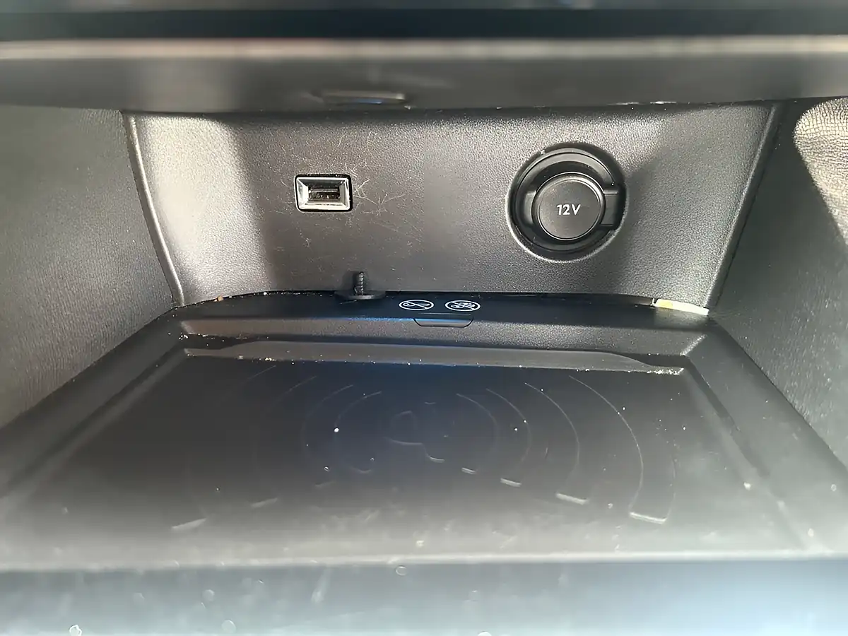 Used 2019 Peugeot 5008 GT Line Premium Grey - Interior and Exterior details 15