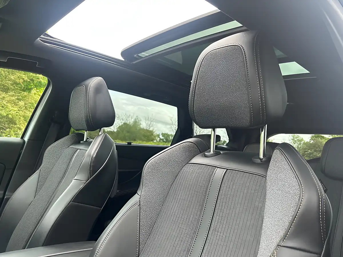 Used 2019 Peugeot 5008 GT Line Premium Grey - Interior and Exterior details 17