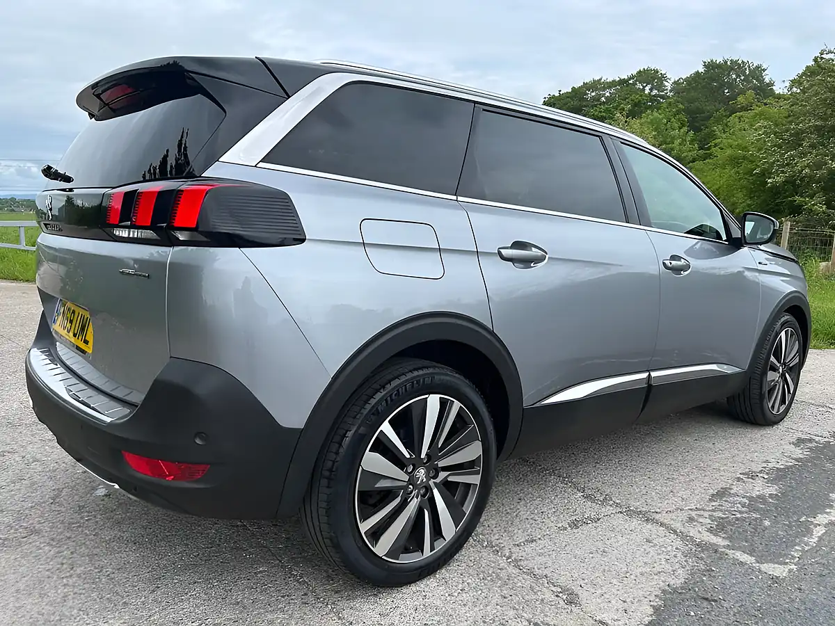 Used 2019 Peugeot 5008 GT Line Premium Grey - Interior and Exterior details 3