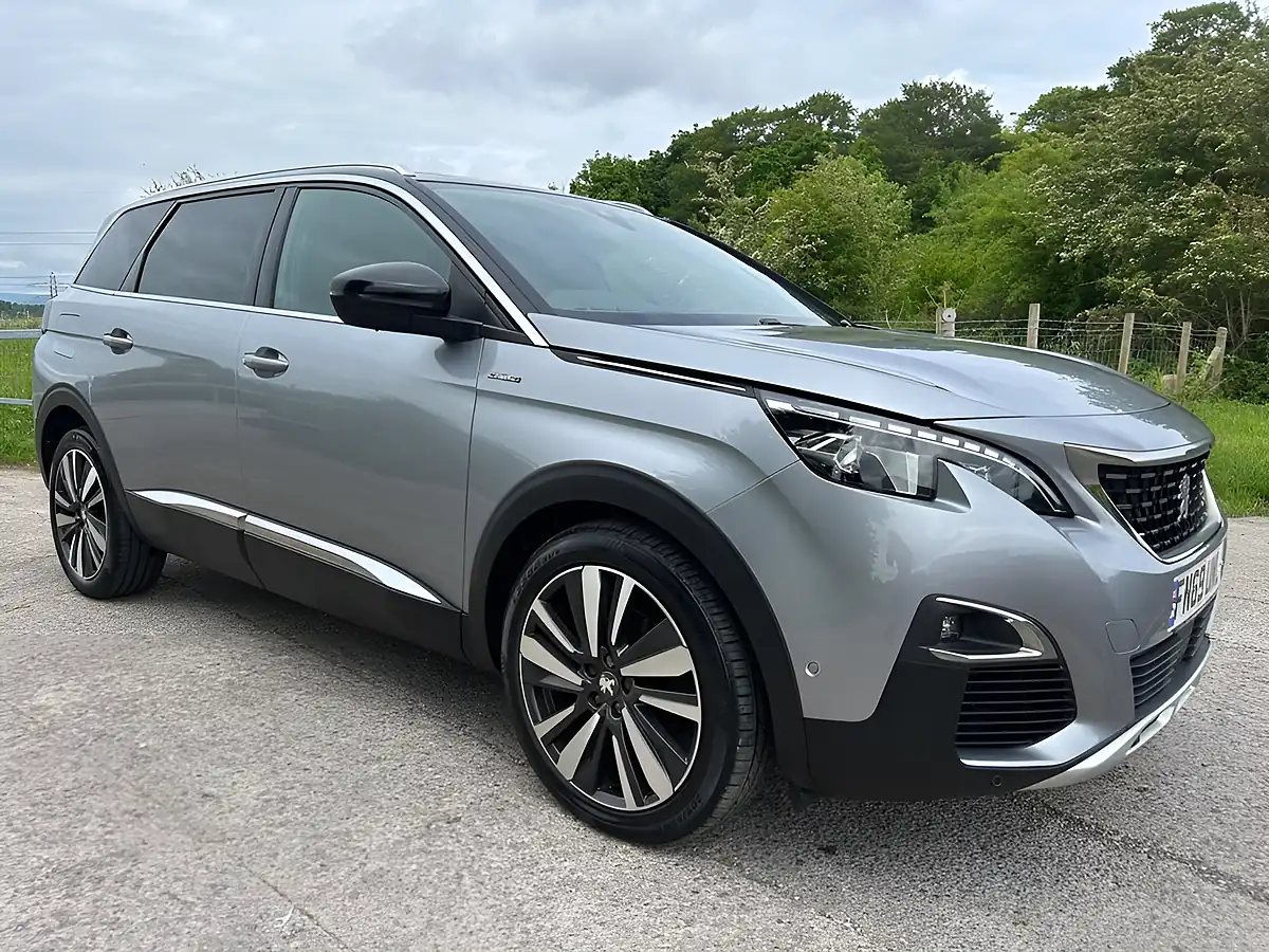 Used 2019 Peugeot 5008 GT Line Premium Grey - Interior and Exterior details 9