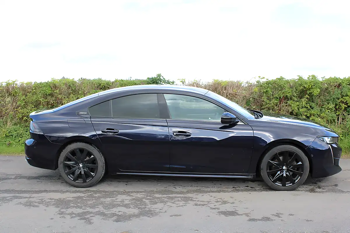 Used 2019 Peugeot 508 GT Line Blue - Interior and Exterior details 10