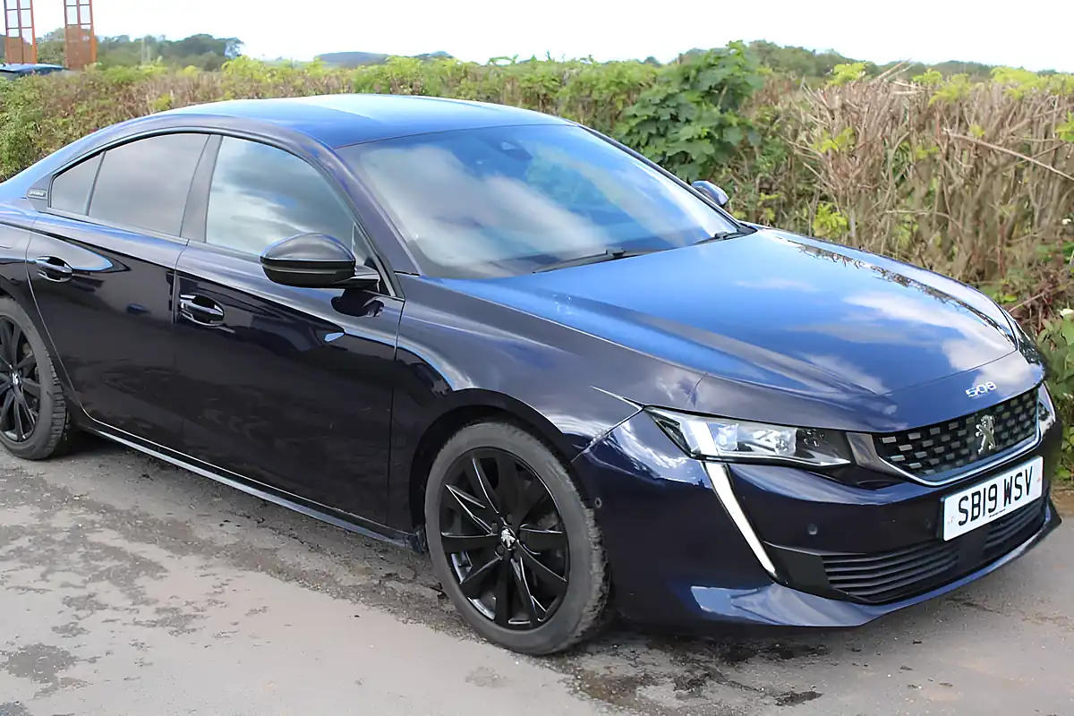 Used 2019 Peugeot 508 GT Line Blue - Interior and Exterior details 11