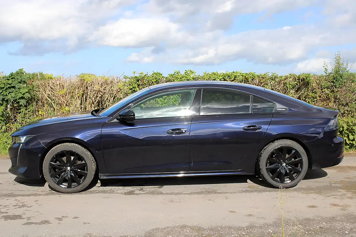 Used 2019 Peugeot 508 GT Line Blue - Interior and Exterior details 4