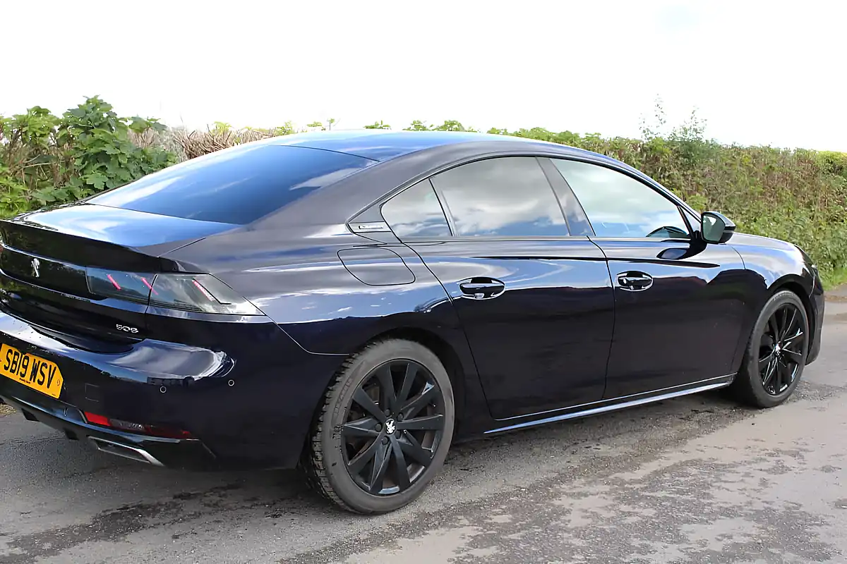 Used 2019 Peugeot 508 GT Line Blue - Interior and Exterior details 9