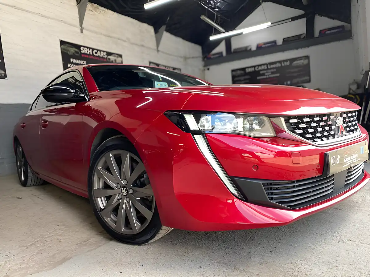 Used 2019 Peugeot 508 GT Line Fastback Red - Front View