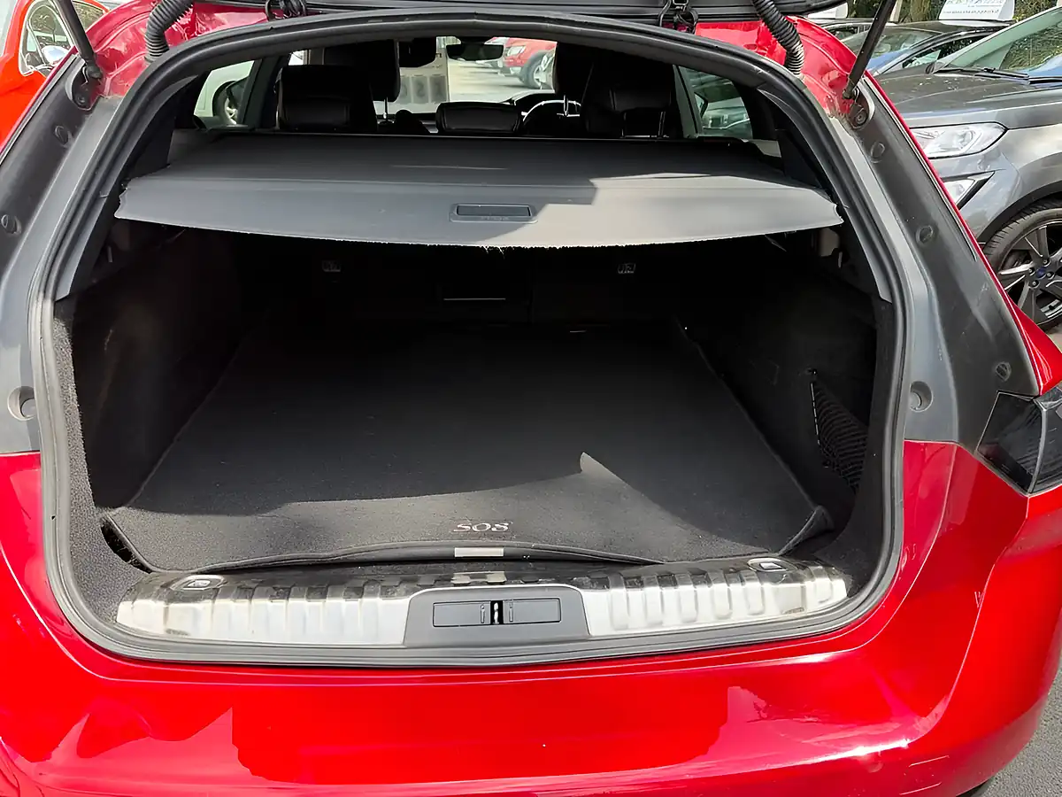 Used 2019 Peugeot 508 Sw GT Line Red - Interior and Exterior details 12