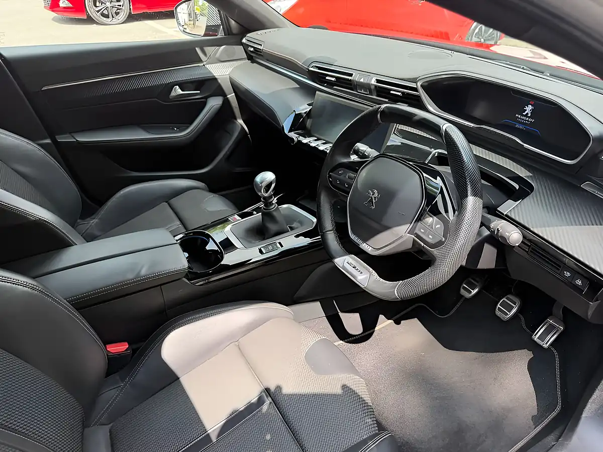 Used 2019 Peugeot 508 Sw GT Line Red - Interior and Exterior details 15