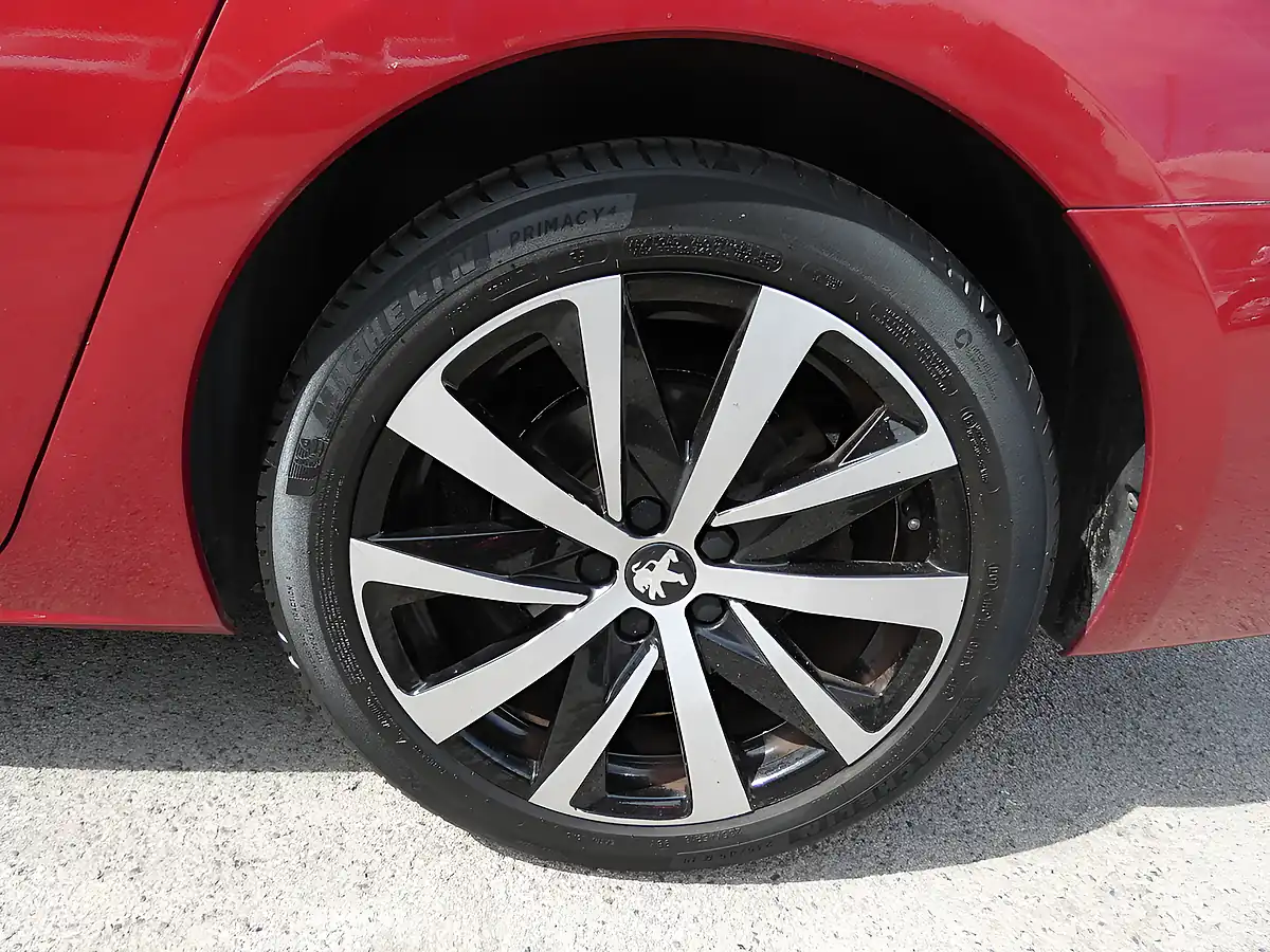Used 2019 Peugeot 508 Sw GT Line Red - Interior and Exterior details 12