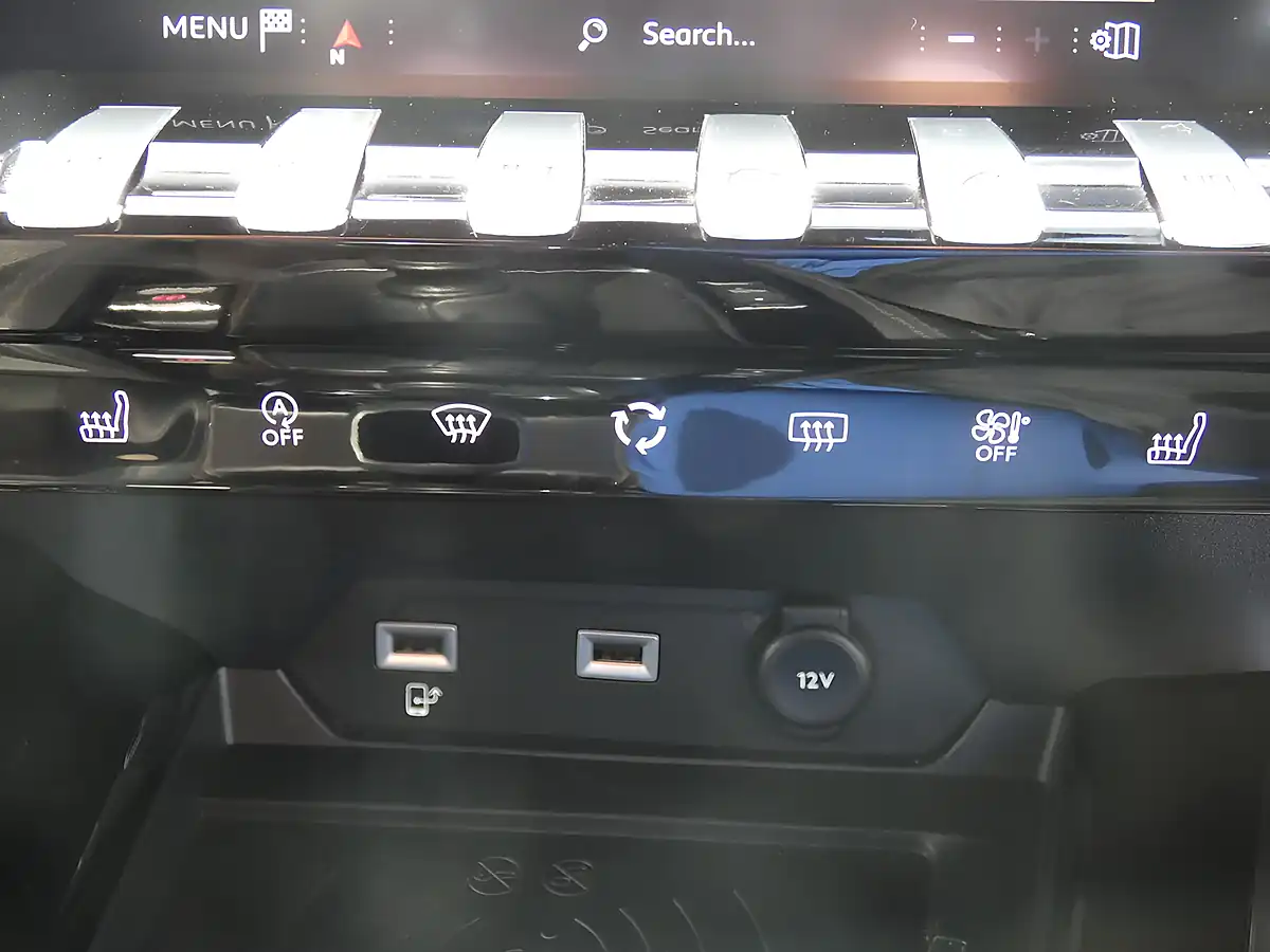 Used 2019 Peugeot 508 Sw GT Line Red - Interior and Exterior details 17
