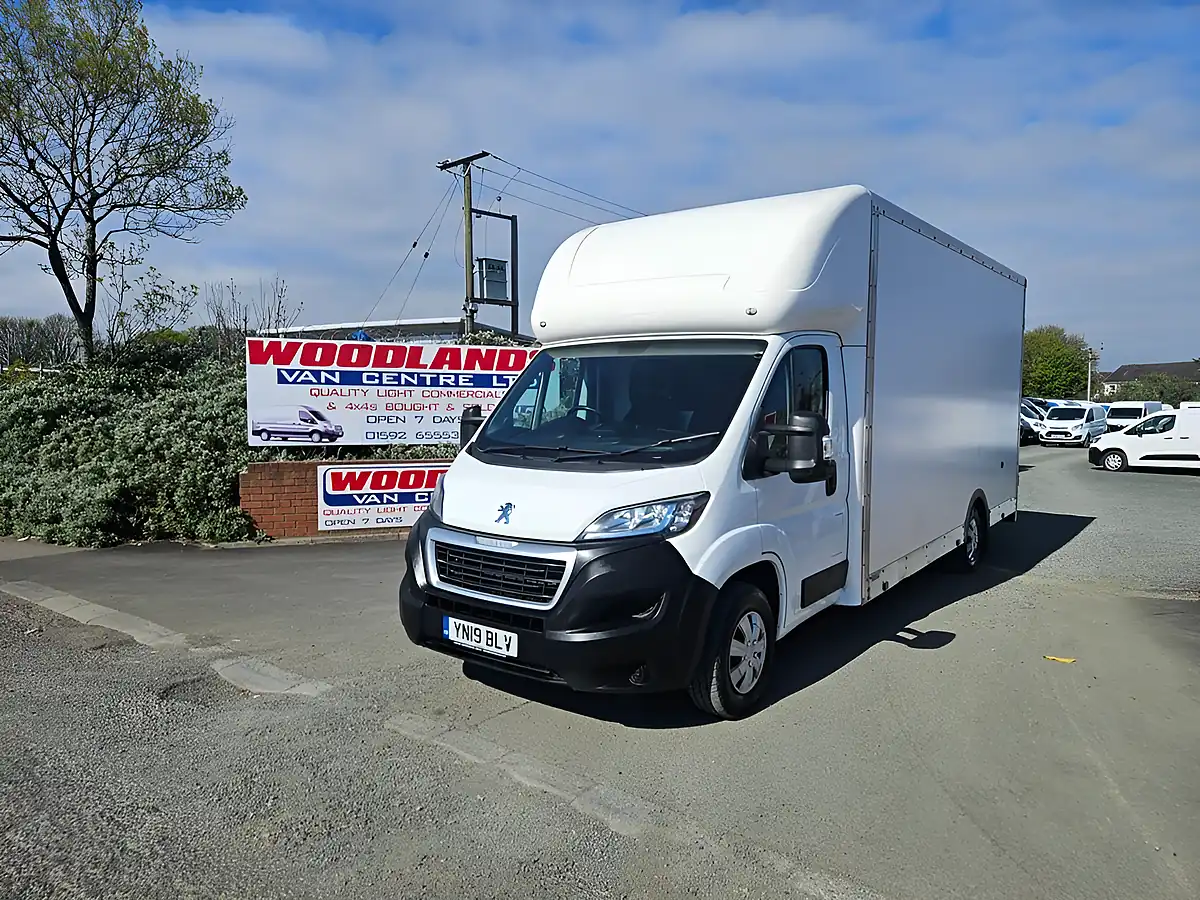 Used 2019 Peugeot Boxer 335 Lwb Low Loader Luton White - Interior and Exterior details 4