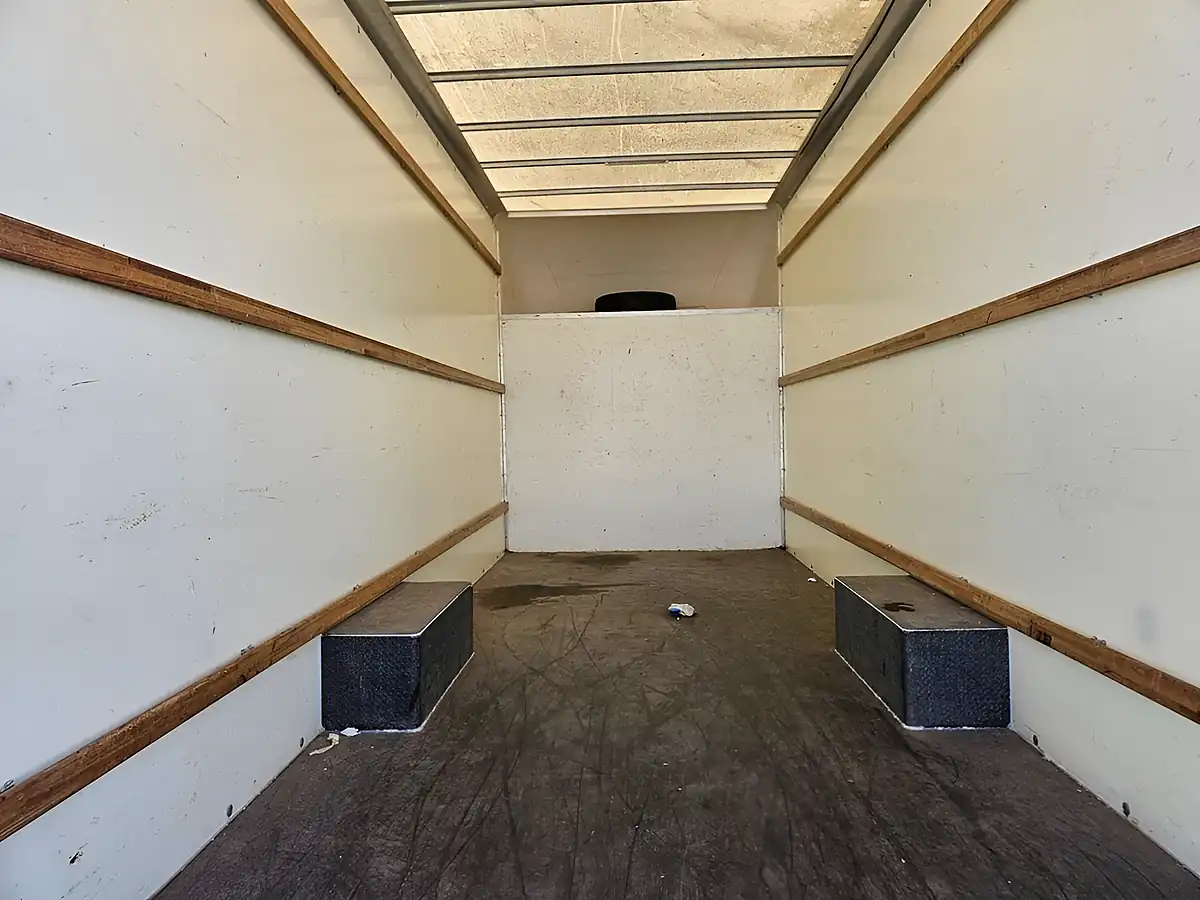 Used 2019 Peugeot Boxer 335 Lwb Low Loader Luton White - Interior and Exterior details 9