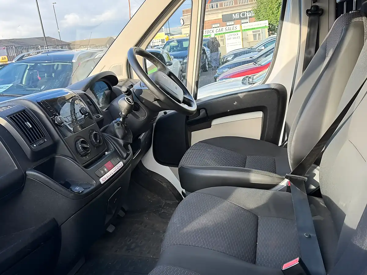Used 2019 Peugeot Boxer 335 Panel Van White - Interior and Exterior details 11