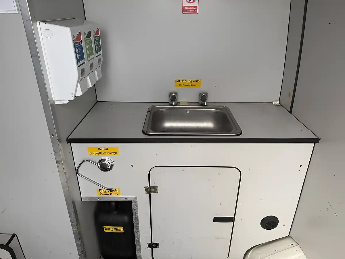 Used 2019 Peugeot Boxer 335 Panel Van White - Interior and Exterior details 15