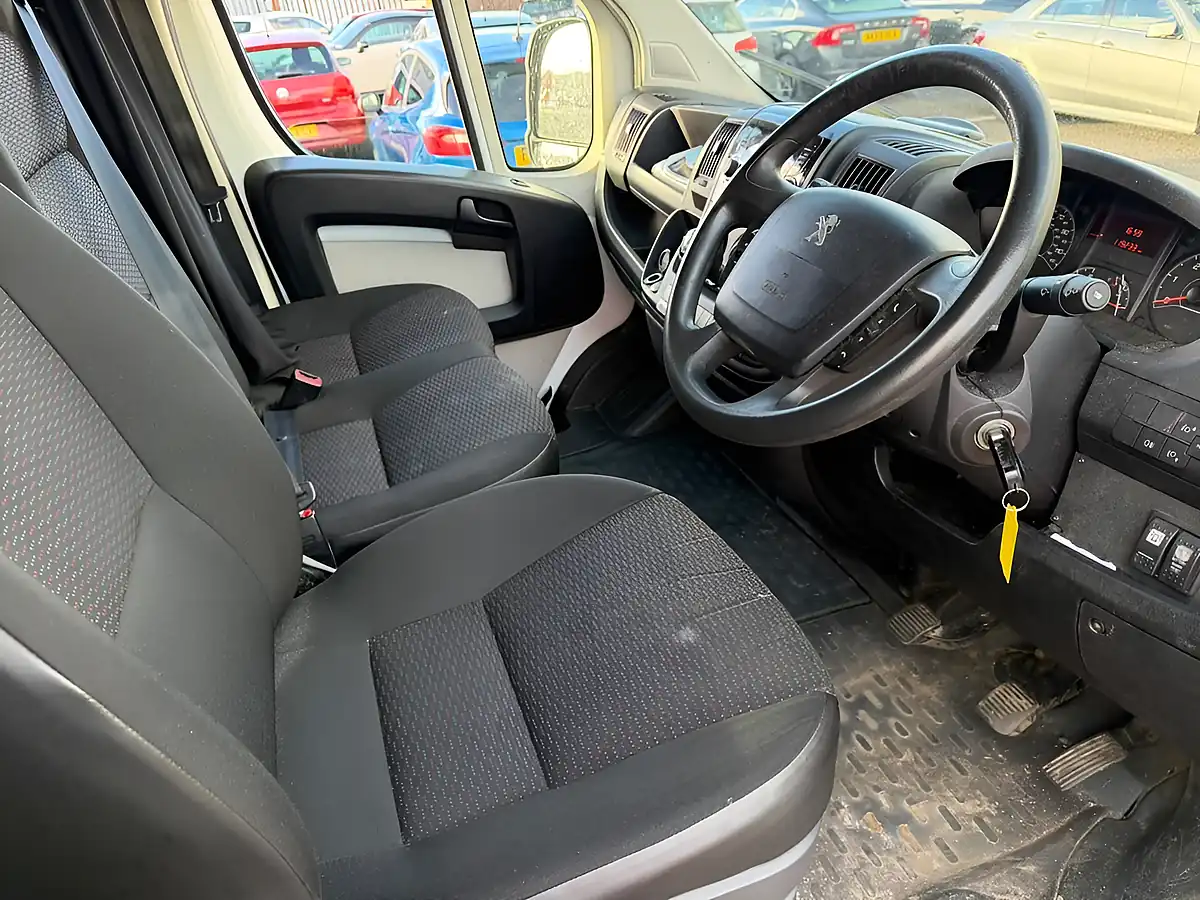 Used 2019 Peugeot Boxer 335 Panel Van White - Interior and Exterior details 4