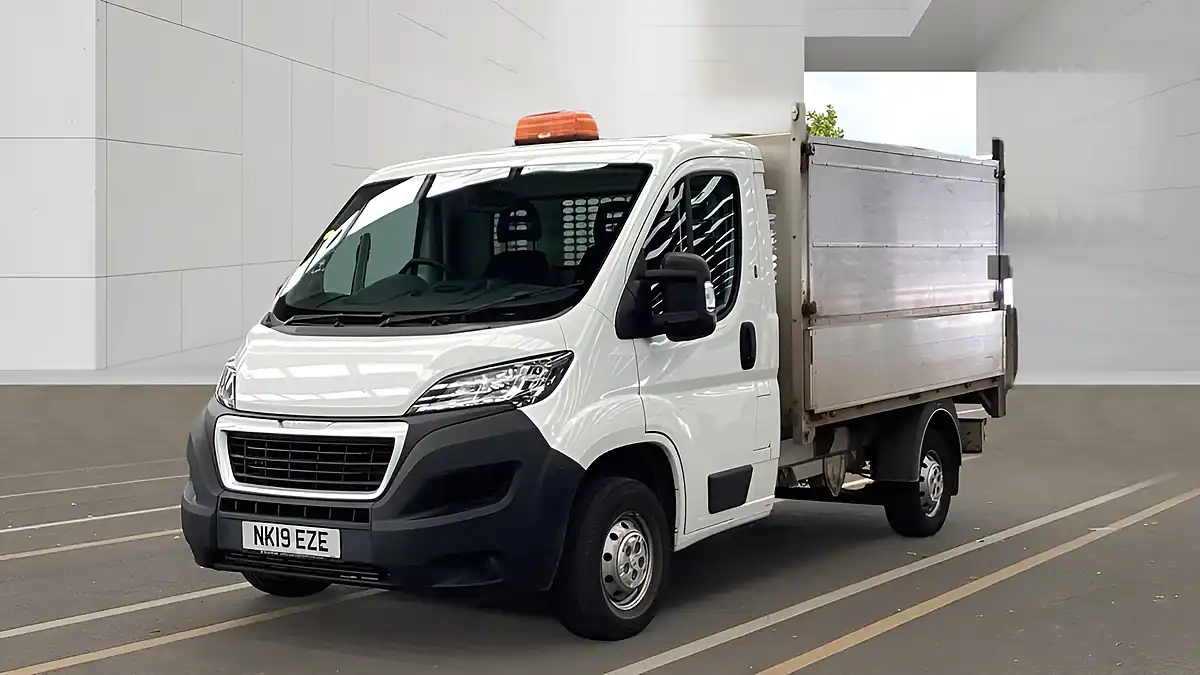 Used 2019 Peugeot Boxer Dropside L2 Tail Lift Plus White - Interior and Exterior details 3