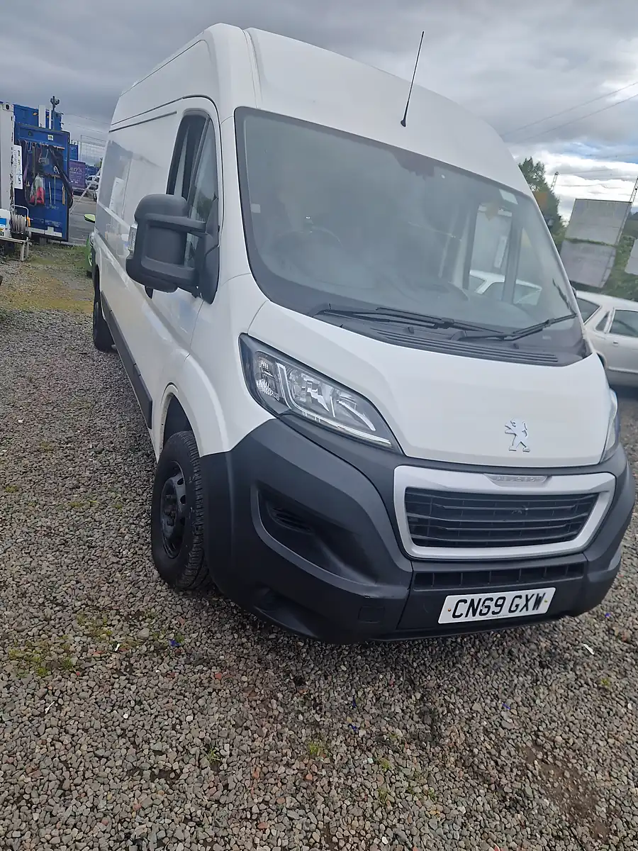 Used 2019 Peugeot Boxer H2 Professional White - Interior and Exterior details 11