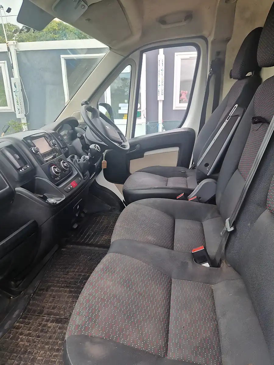 Used 2019 Peugeot Boxer H2 Professional White - Interior and Exterior details 12