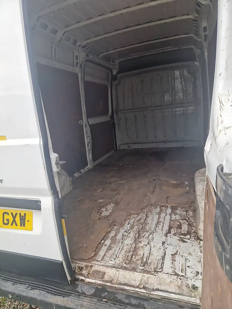 Used 2019 Peugeot Boxer H2 Professional White - Interior and Exterior details 14