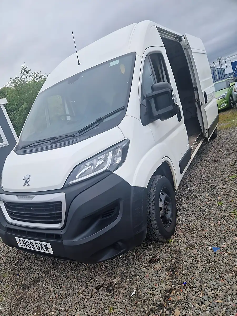 Used 2019 Peugeot Boxer H2 Professional White - Interior and Exterior details 5