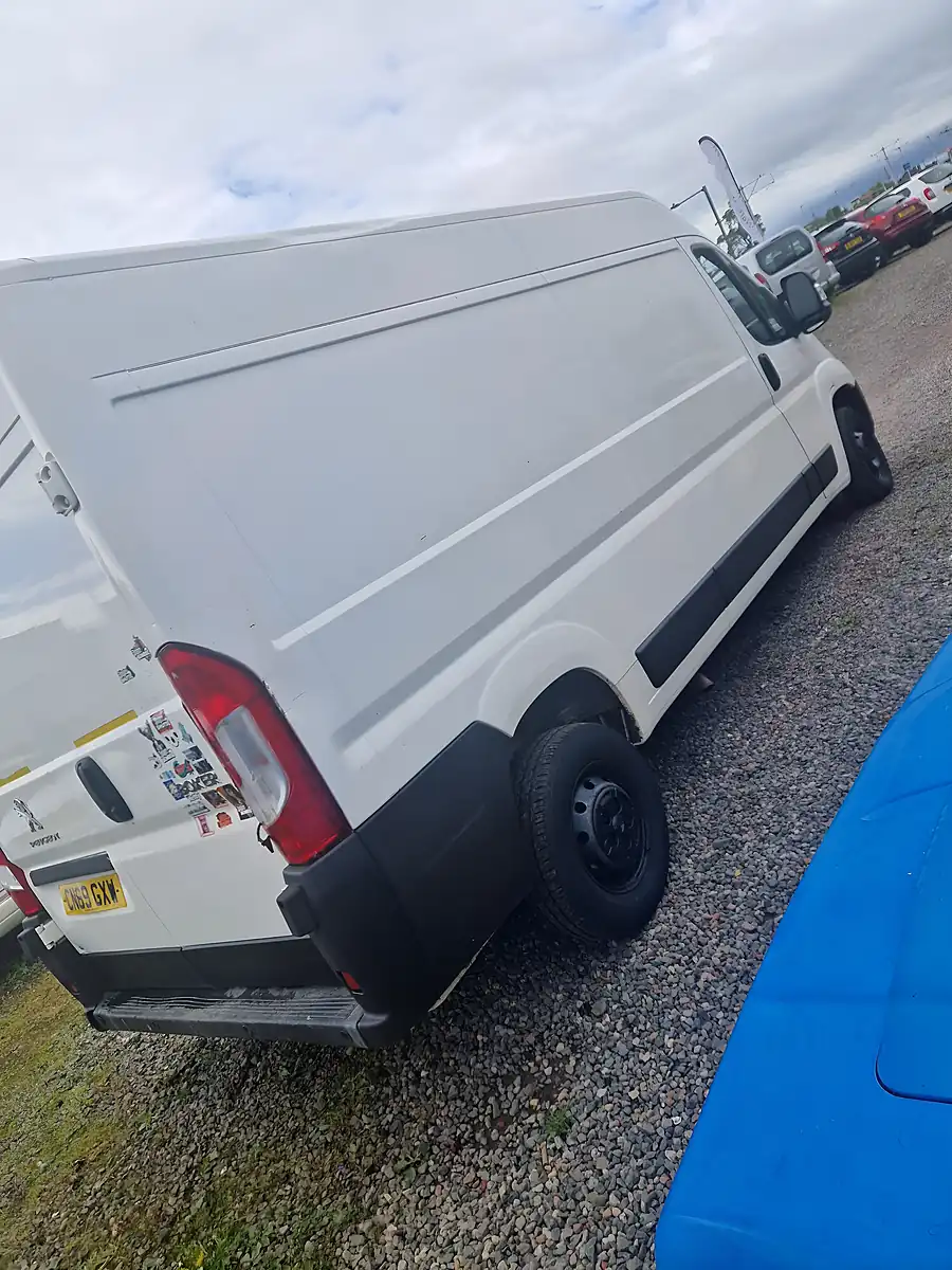Used 2019 Peugeot Boxer H2 Professional White - Interior and Exterior details 8