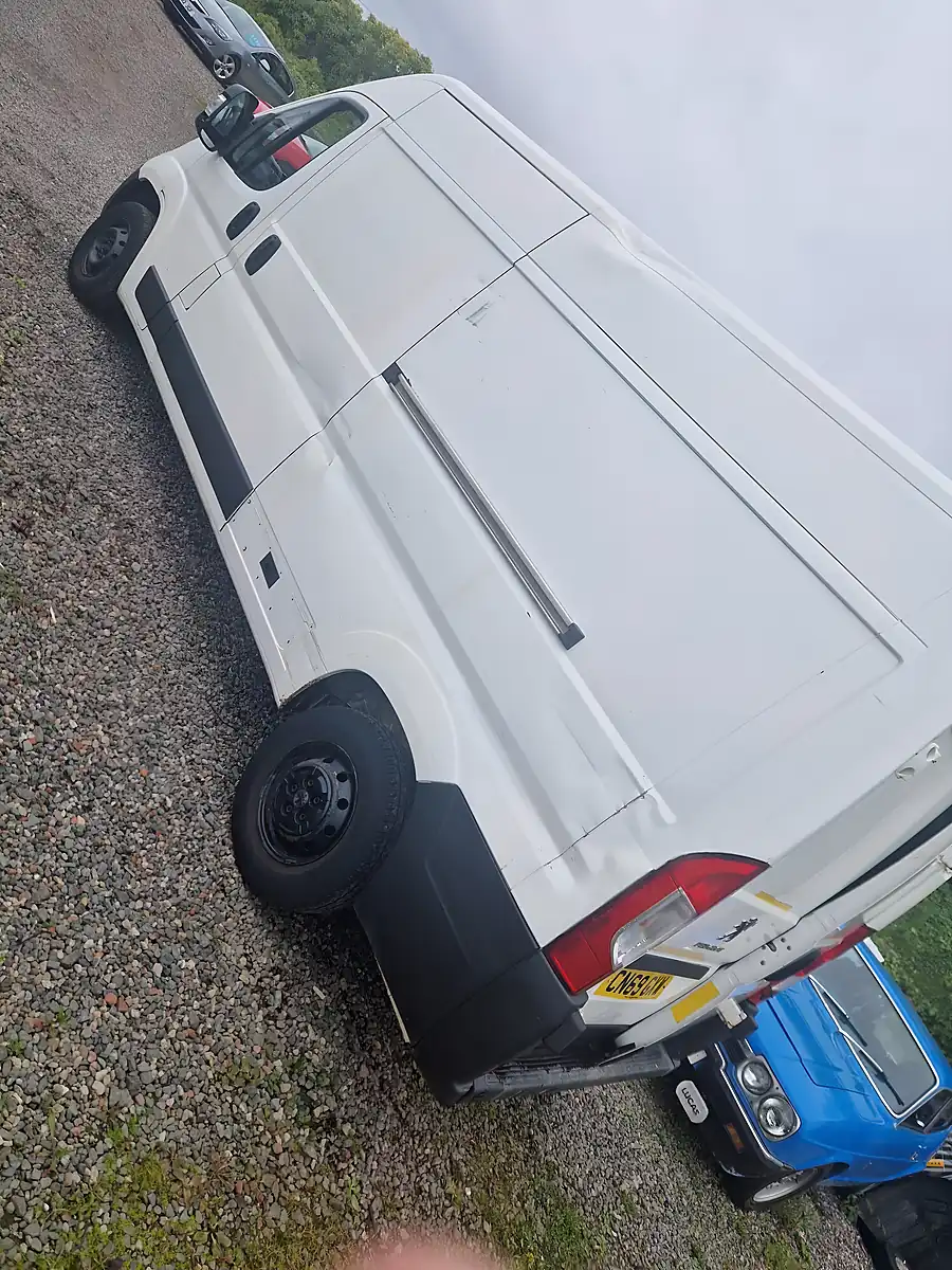 Used 2019 Peugeot Boxer H2 Professional White - Interior and Exterior details 9