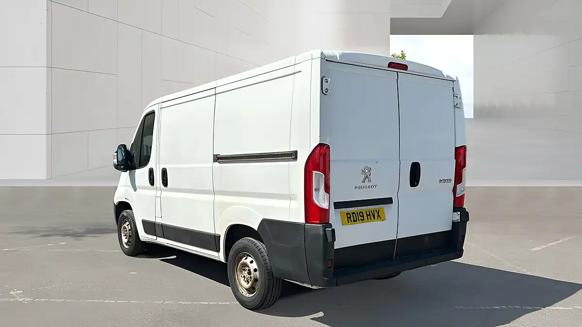 Used 2019 Peugeot Boxer Professional Nav White - Interior and Exterior details 4