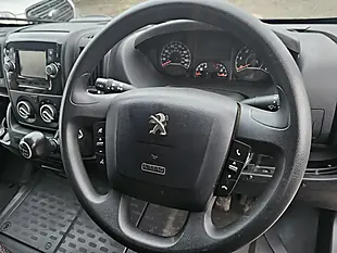 Used 2019 Peugeot Boxer Professional White - Interior and Exterior details 17
