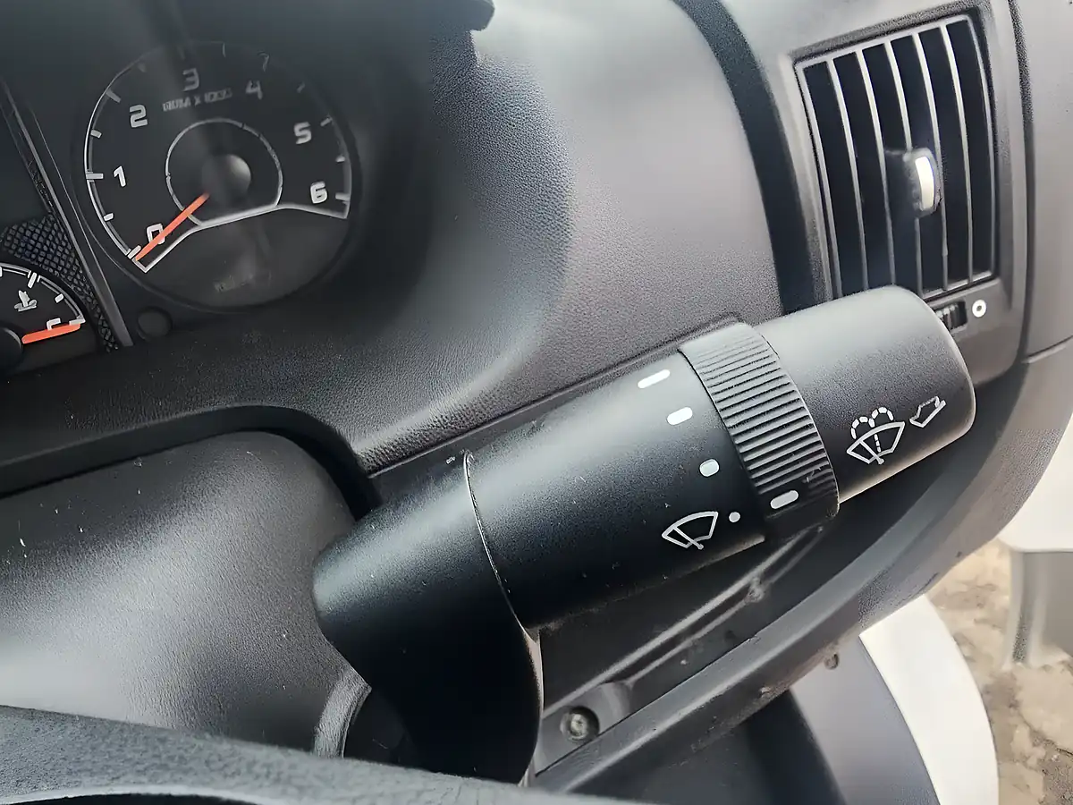 Used 2019 Peugeot Boxer Professional White - Interior and Exterior details 19