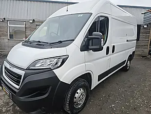 Used 2019 Peugeot Boxer Professional White - Interior and Exterior details 5