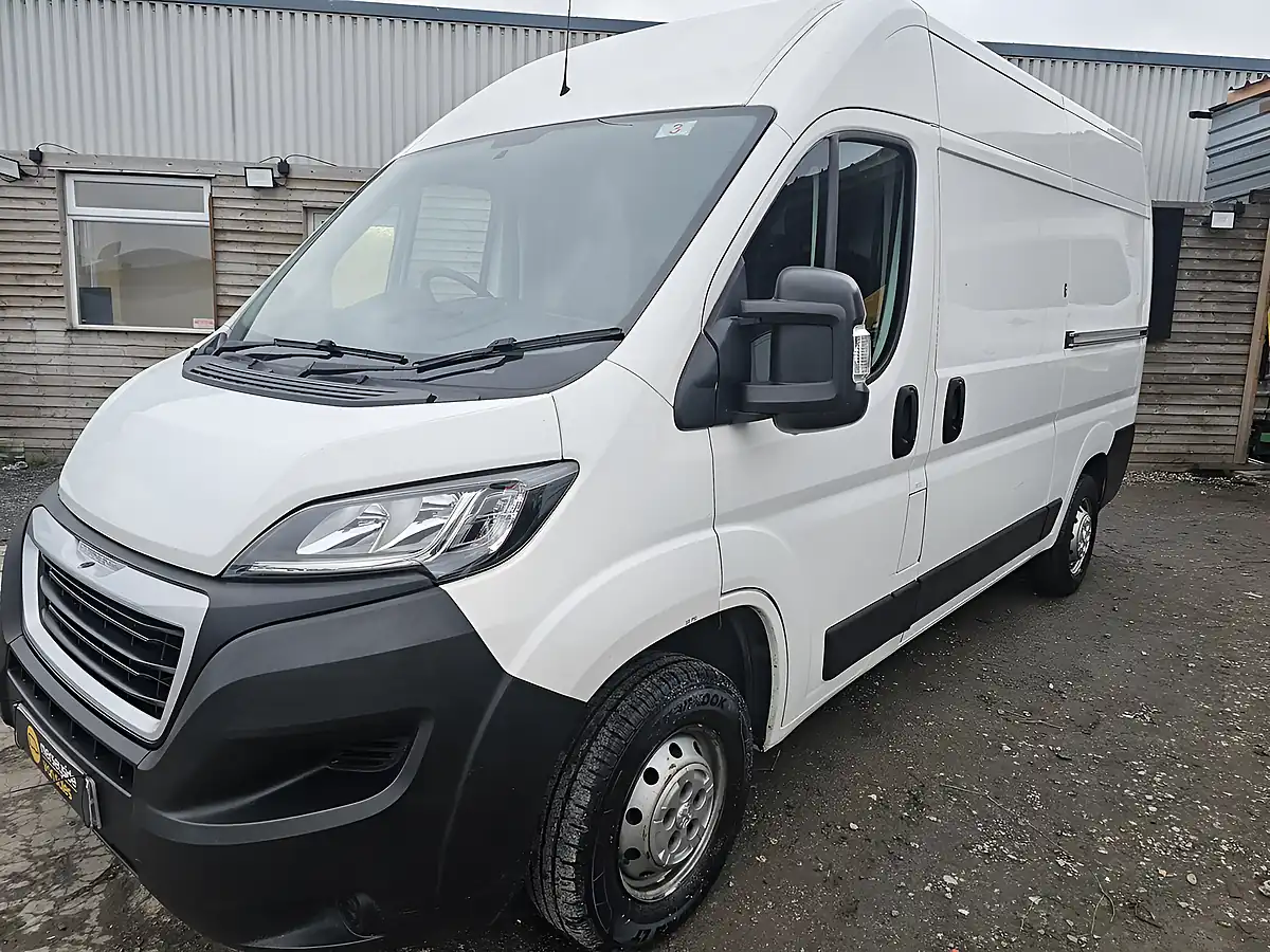 Used 2019 Peugeot Boxer Professional White - Interior and Exterior details 5