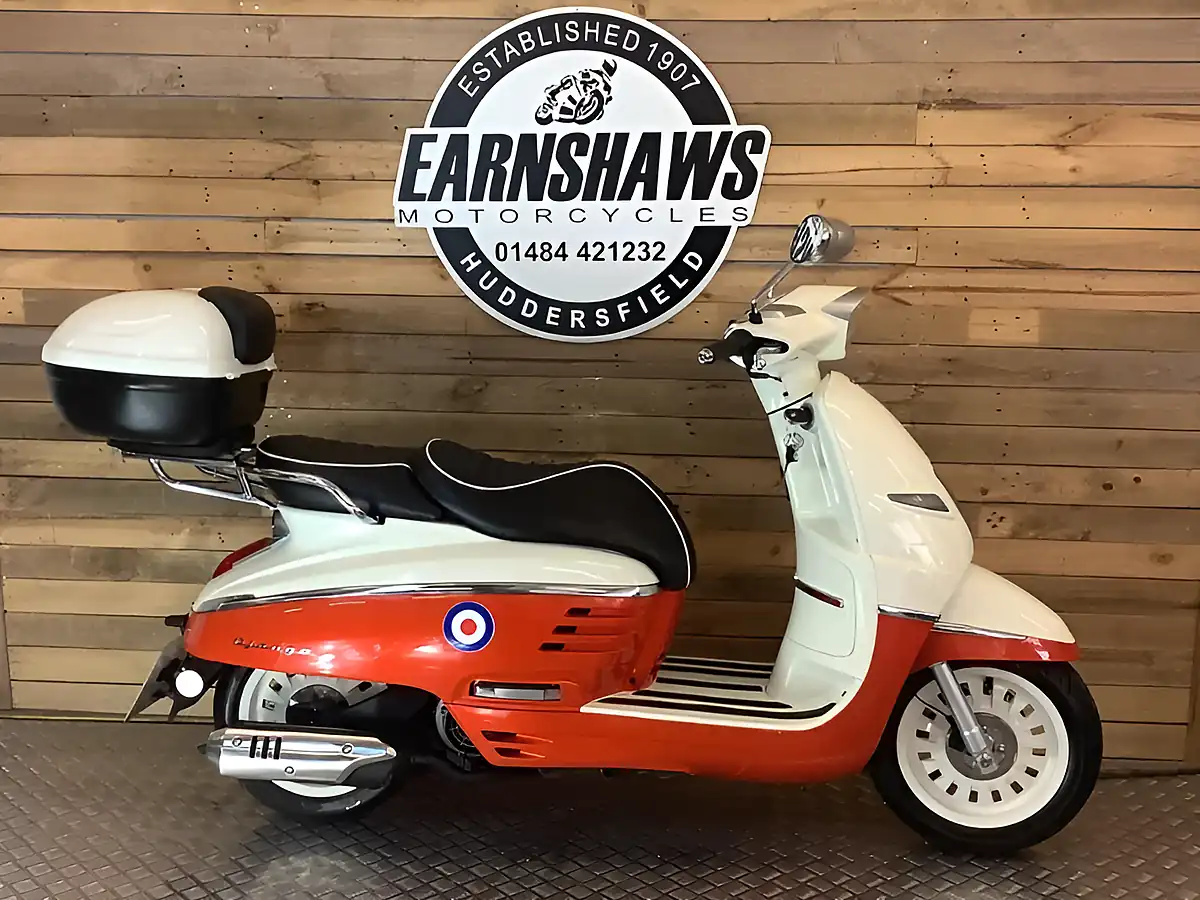 Used 2019 Peugeot Django Orange - Front View