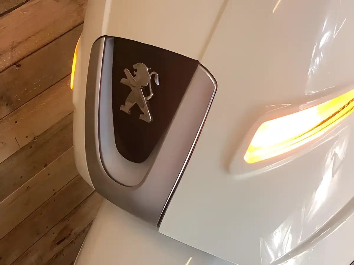 Used 2019 Peugeot Django Orange - Interior and Exterior details 10