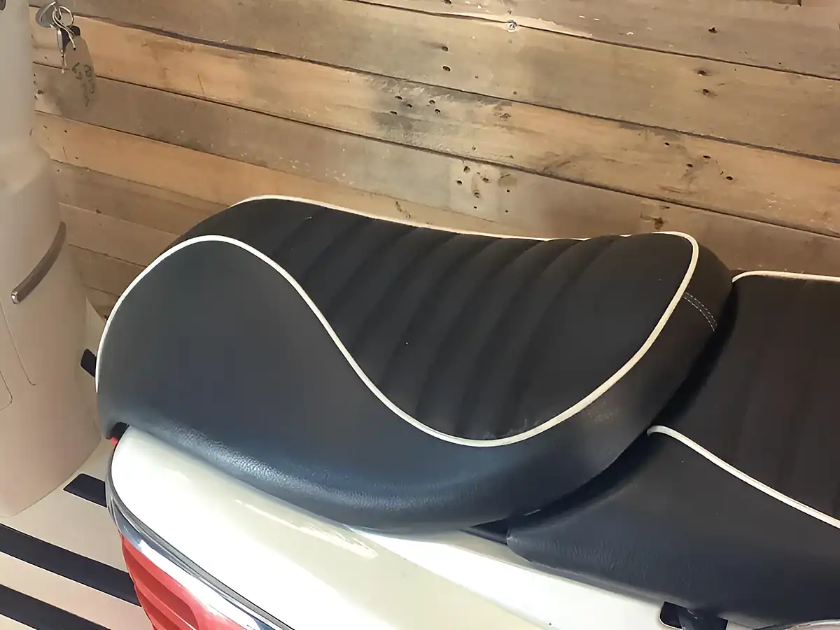 Used 2019 Peugeot Django Orange - Interior and Exterior details 11