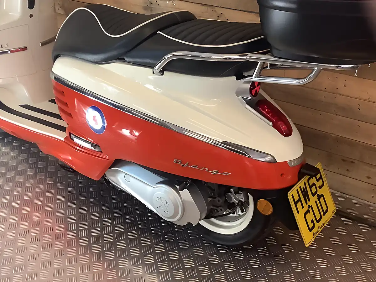 Used 2019 Peugeot Django Orange - Interior and Exterior details 7