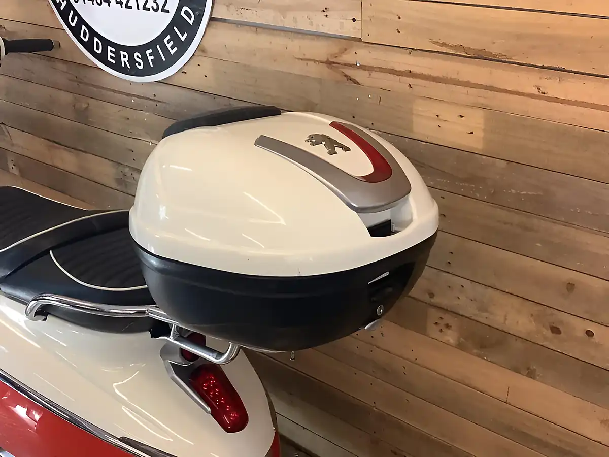 Used 2019 Peugeot Django Orange - Interior and Exterior details 9
