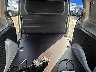 Used 2019 Peugeot E-Partner Se Red - Interior and Exterior details 13