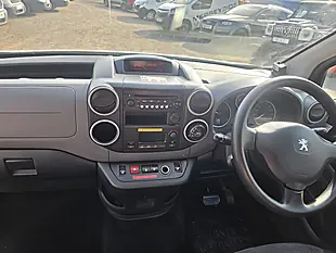 Used 2019 Peugeot E-Partner Se Red - Interior and Exterior details 15