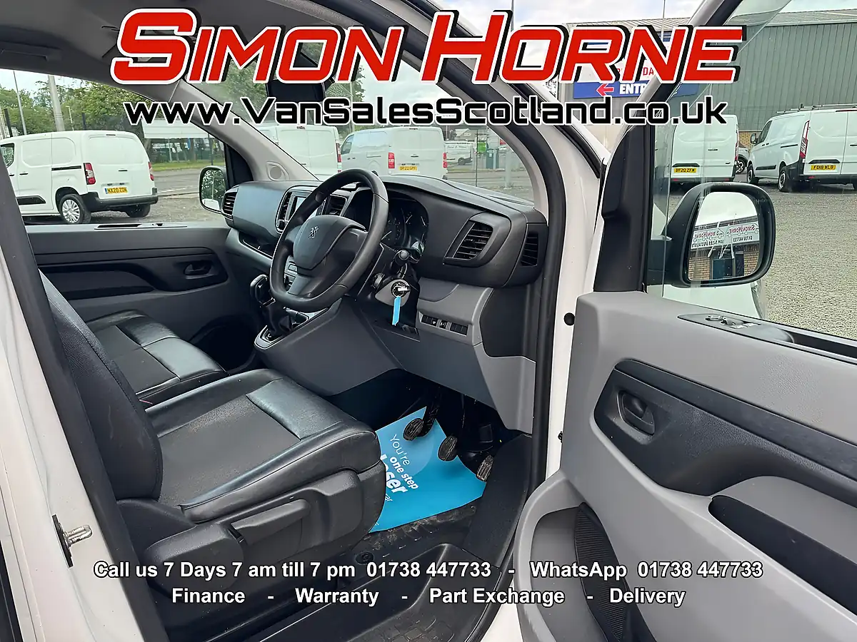 Used 2019 Peugeot Expert 1000 Compact Professional White - Interior and Exterior details 11