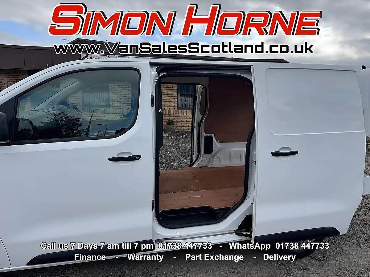 Used 2019 Peugeot Expert 1000 Compact Professional White - Interior and Exterior details 7