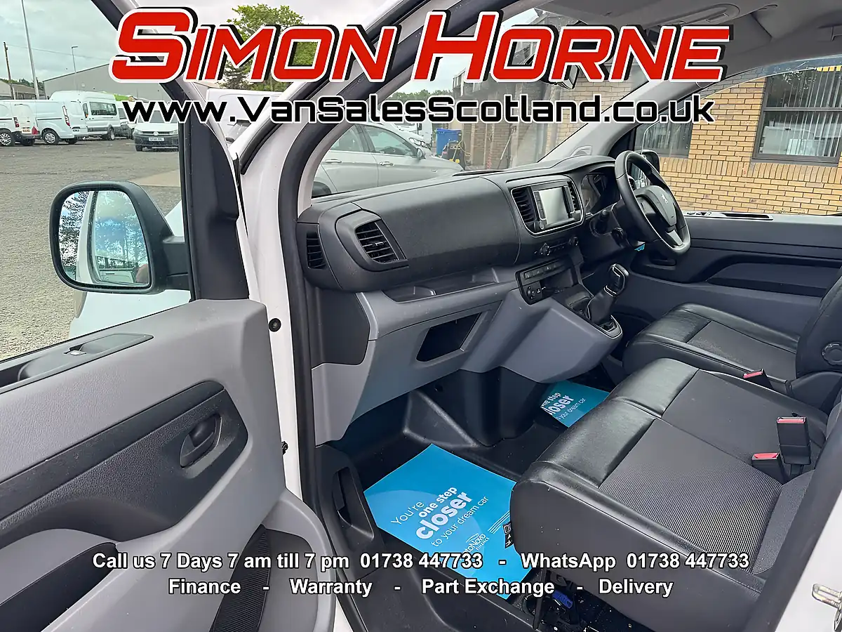Used 2019 Peugeot Expert 1000 Compact Professional White - Interior and Exterior details 9