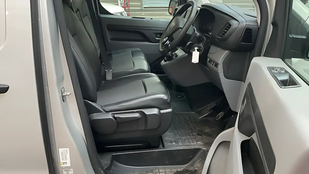 Used 2019 Peugeot Expert Professional Compact Silver - Interior and Exterior details 12