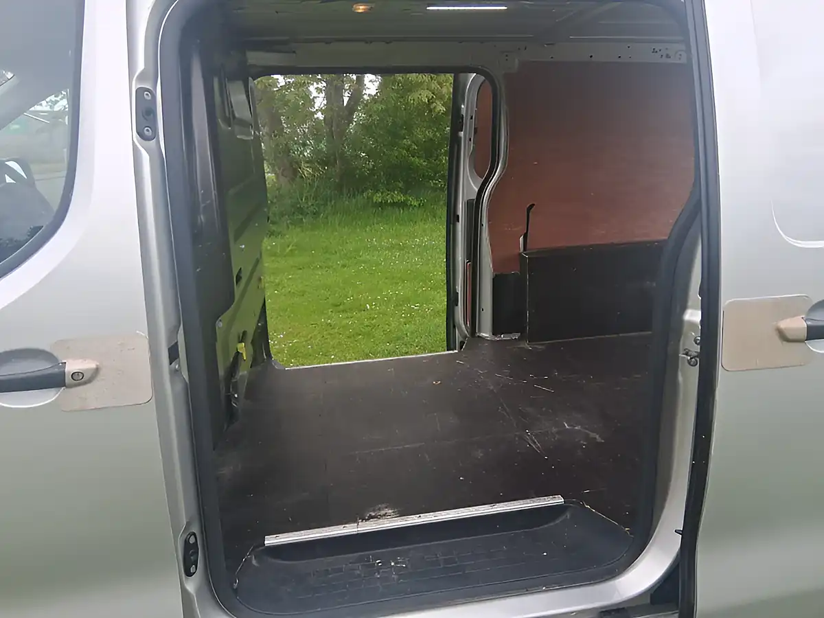 Used 2019 Peugeot Expert Professional Long Panel Van Silver - Interior and Exterior details 10