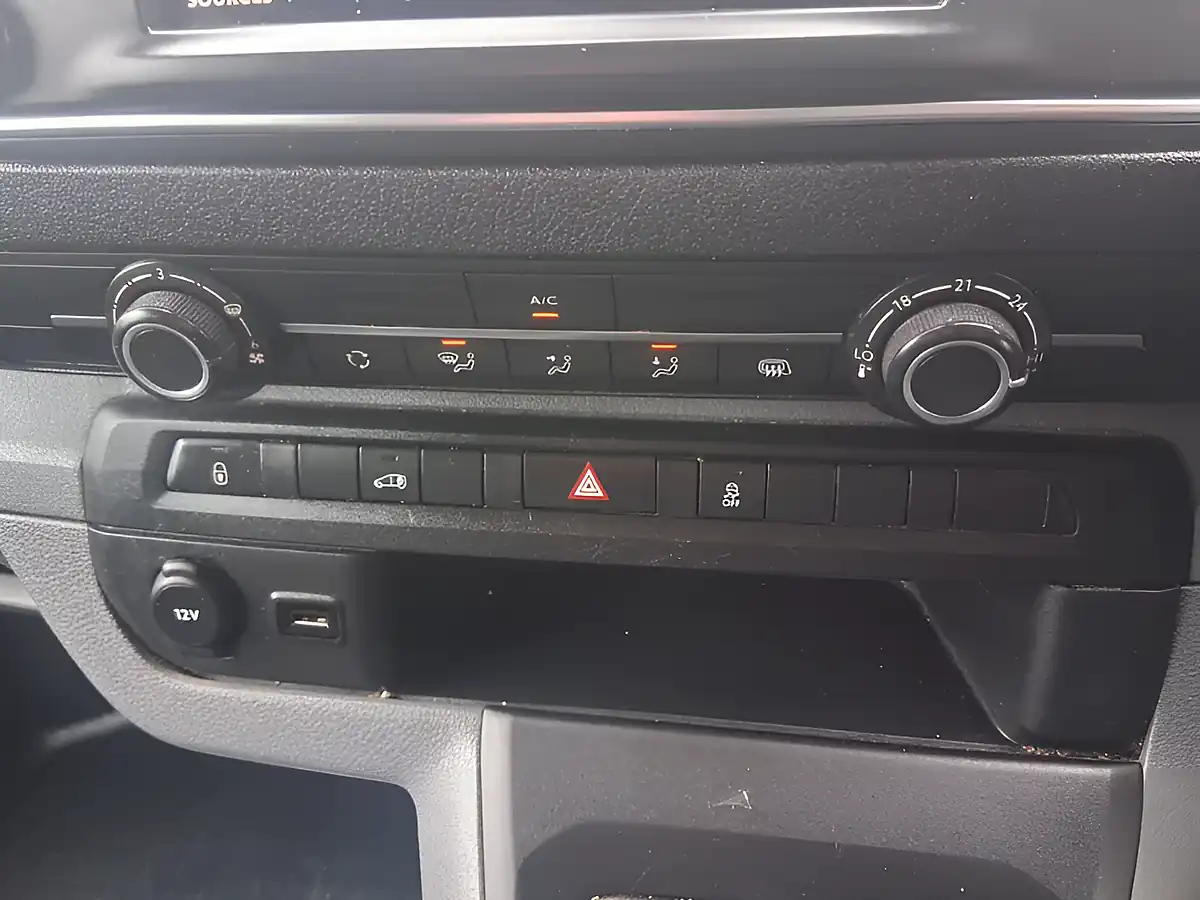 Used 2019 Peugeot Expert Professional Long Panel Van Silver - Interior and Exterior details 15