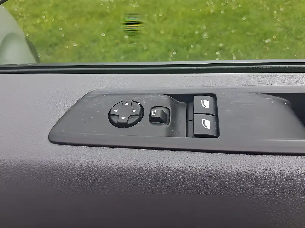Used 2019 Peugeot Expert Professional Long Panel Van Silver - Interior and Exterior details 18