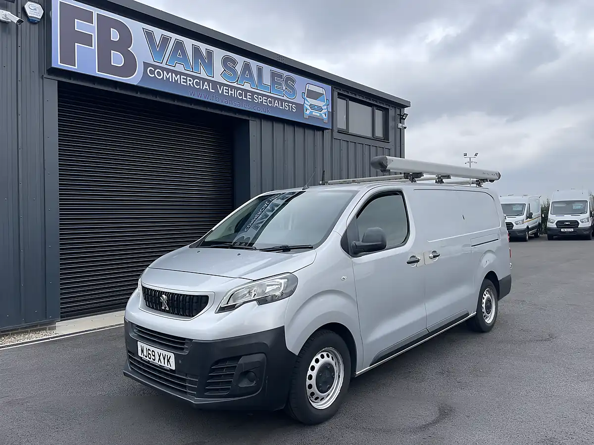 Used 2019 Peugeot Expert Professional Lwb Silver - Front View