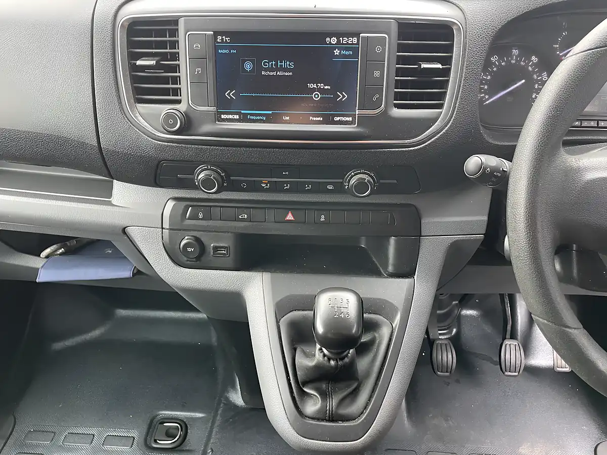 Used 2019 Peugeot Expert Professional Lwb Silver - Interior and Exterior details 10