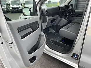 Used 2019 Peugeot Expert Professional Lwb Silver - Interior and Exterior details 11